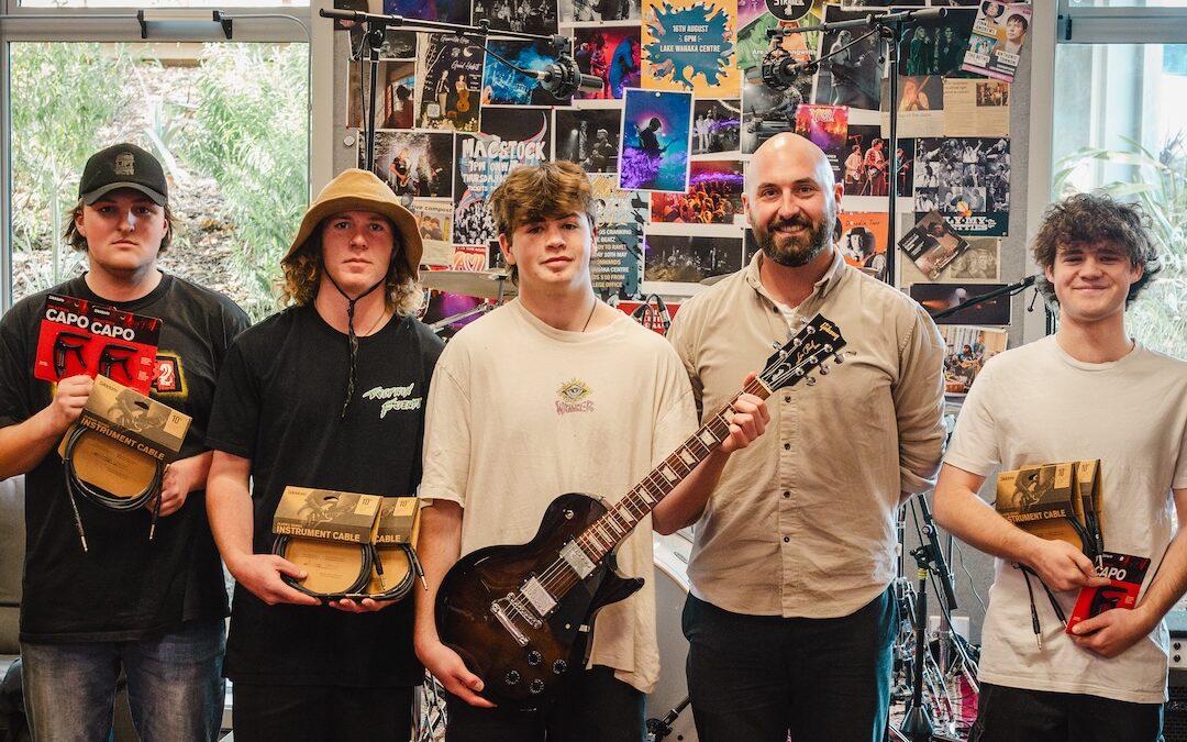 Rising Rockers Powder Chutes Celebrate NZ Music Month by Donating a Gibson Les Paul to Wānaka’s Mount Aspiring College