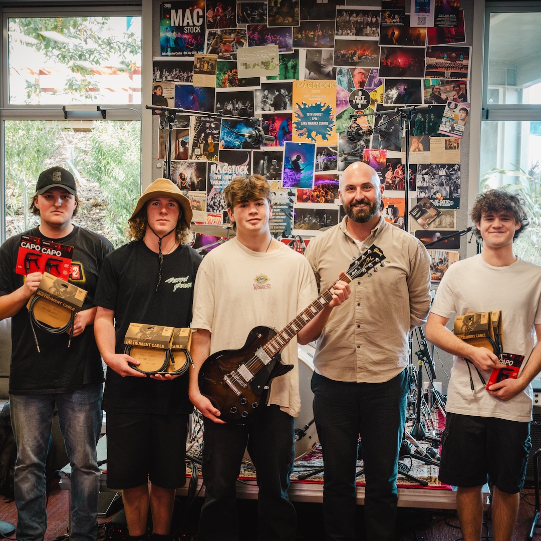 Rising Rockers Powder Chutes Celebrate NZ Music Month by Donating a Gibson Les Paul to Wānaka’s Mount Aspiring College