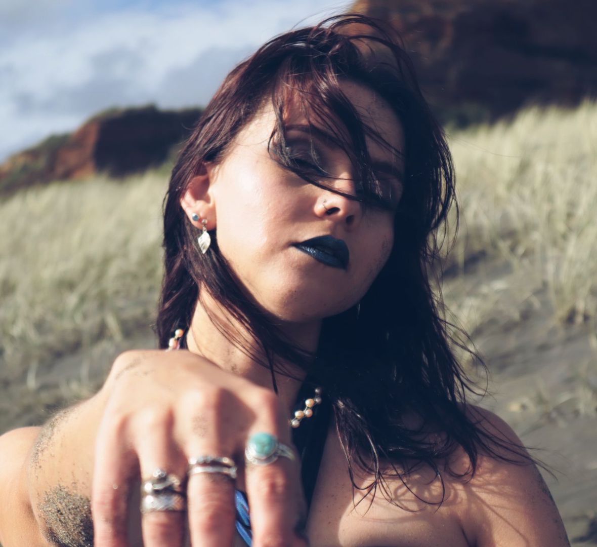 VÏKAE Drops Her Latest Single ‘Tы мой океан’ (‘You’re My Ocean’)