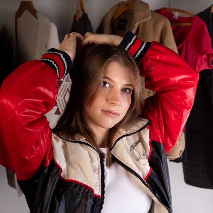 Award-Winning Artist Jenni Smith  Explores Unspoken Love In Tender New Single ‘I Only Fall’