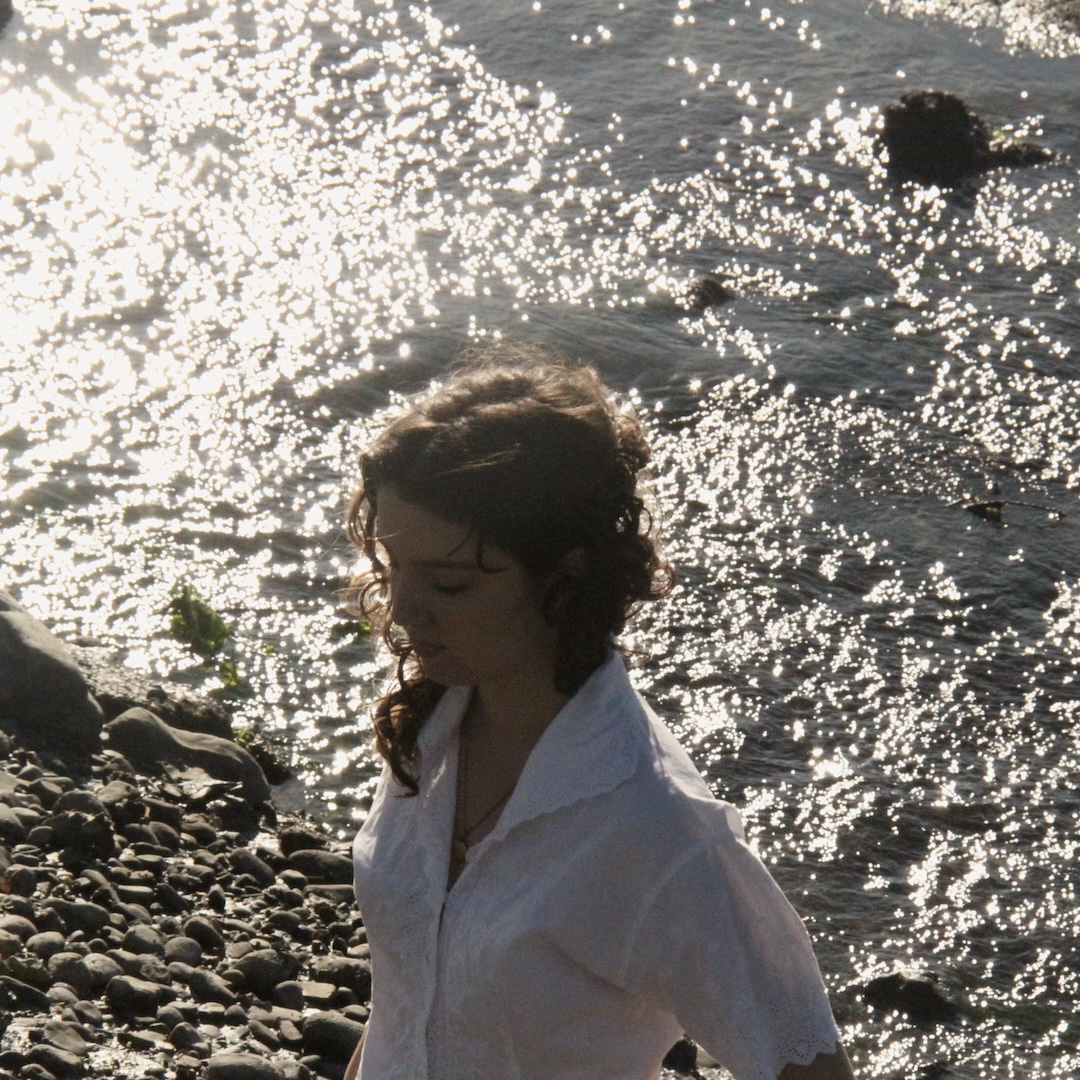 Takaka Singer Songer-Writer Malaika Hollis Releases Bittersweet Melody ‘Losing’