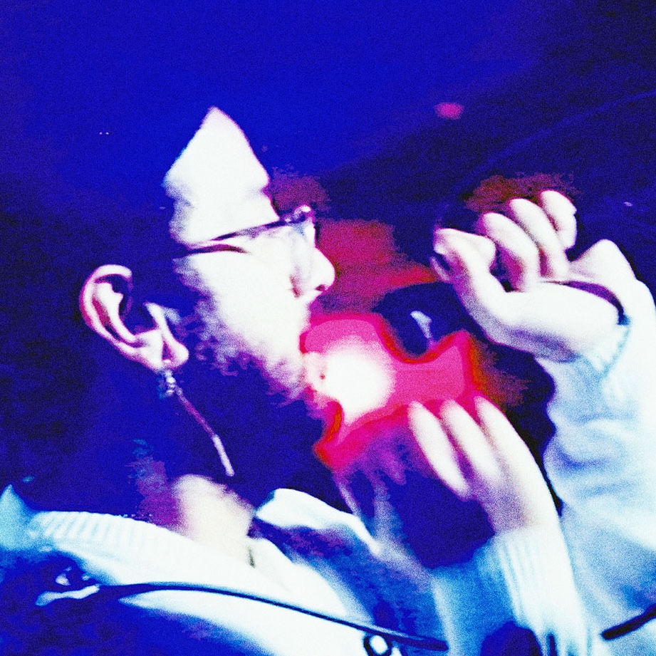 Dbldbl Stars In LIVE MUSIC BAR