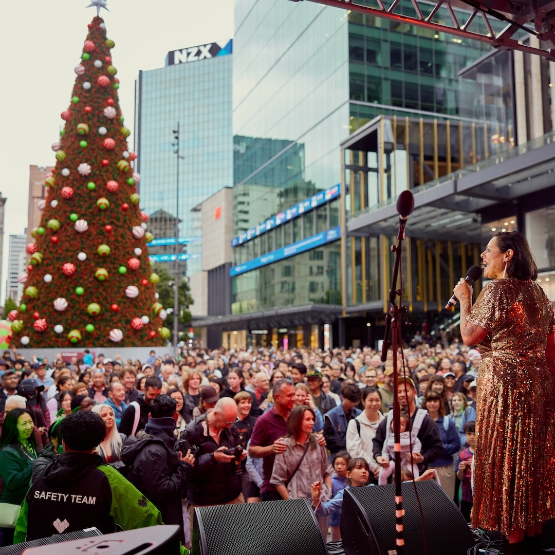 Auckland’s Dazzling New Christmas Tree Illuminated in Te Komititanga