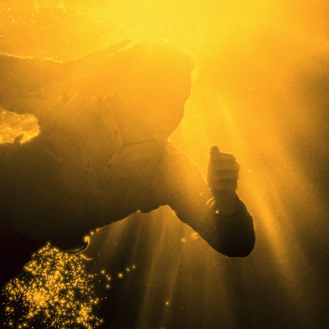 Emerging Mainland Singer-Songwriter Lachie Hayes Reveals Entrancing Alt-Country Ballad, ‘This River’