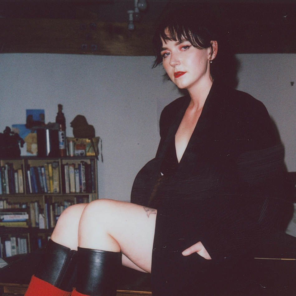 Indie-Pop Star Rita Mae Reveals Gritty and Dynamic New EP, <em>Kiss The Sky</em>