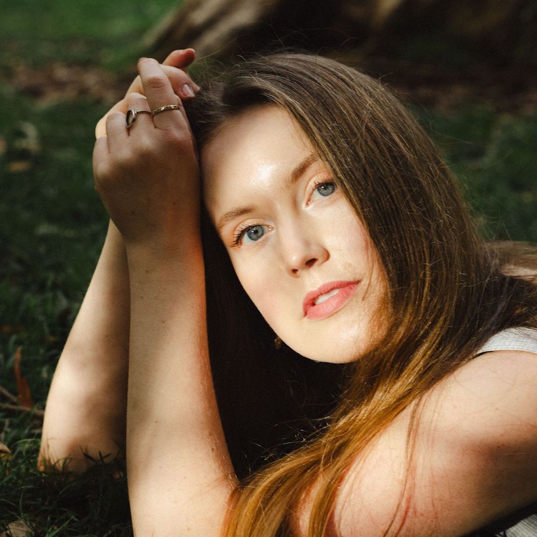 Indie Artist Rachel Louise Enchants with Debut Single ‘Wasted’