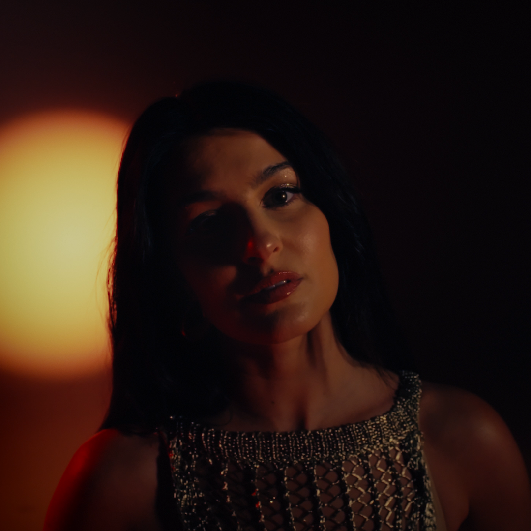 alayna Releases Stunning Sophomore Album, SET HER FREE,  + New Single & Video ‘Tiny Spaces’