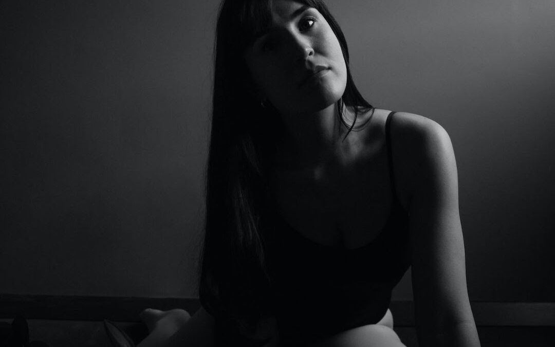 Tāmaki Makaurau’s HINA Returns with ‘Coucou!’ a Swirl of 60s French-pop