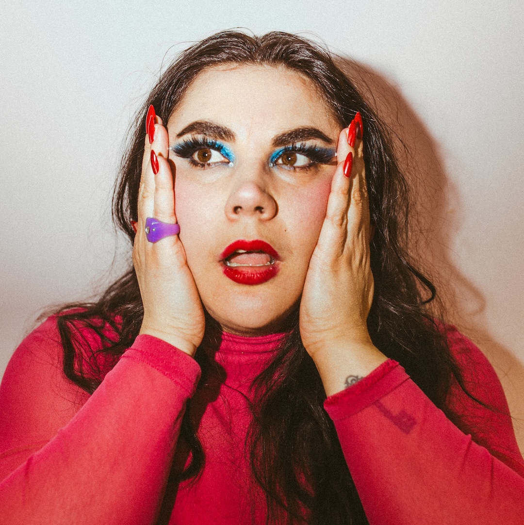 Powerhouse Alt-Pop Artist Phoebe Vic Announces Genre-Hopping Debut Album <em>Mood Swinger</em>