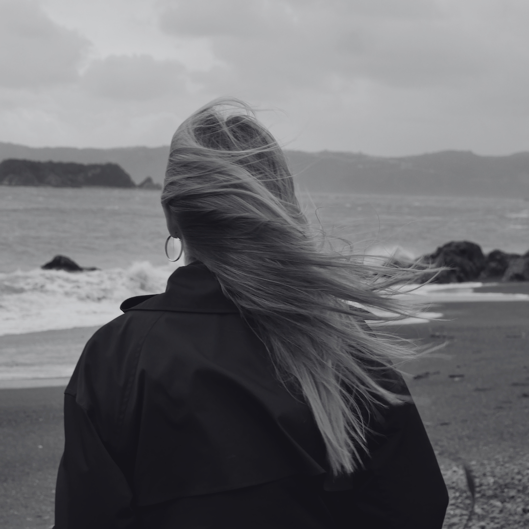 Wellington-based Pop Artist Emma Rutherford Releases New Single ‘She’s not coming back’