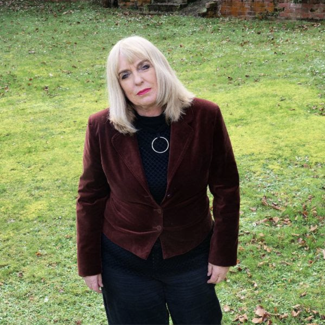 Aotearoa Indie Legend Sandra Bell Releases her New EP <em>The Court of Love</em>